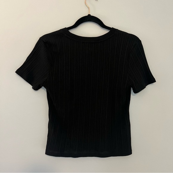 Ribbed T-shirt - Picture 2 of 8